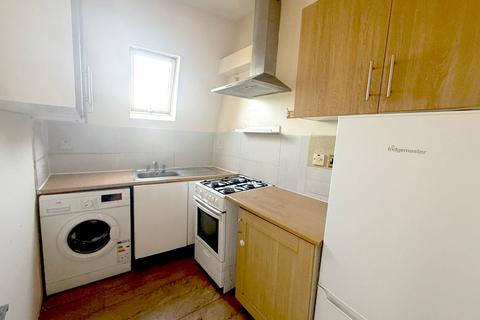 2 bedroom flat to rent, Bowes Road, London N13