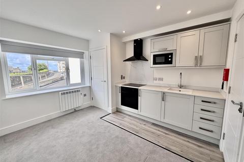 Studio to rent, St Helier - REN003