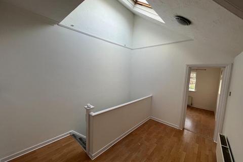 2 bedroom apartment to rent, Queens Road, Bournemouth