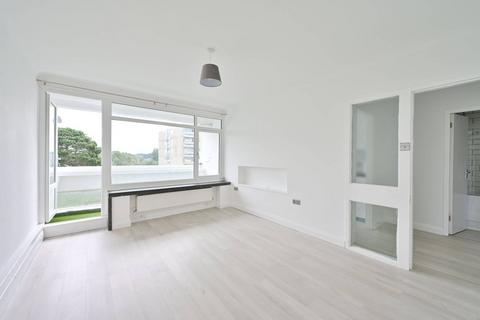 Tangley Grove, Putney, London, SW15