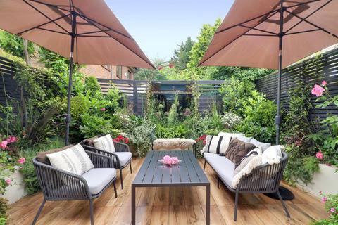 undefined, Eliot Gardens, Roehampton, London, SW15