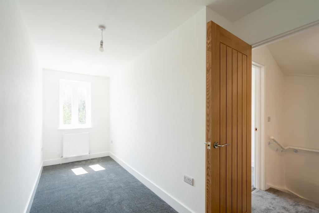 Bedroom 4.jpg