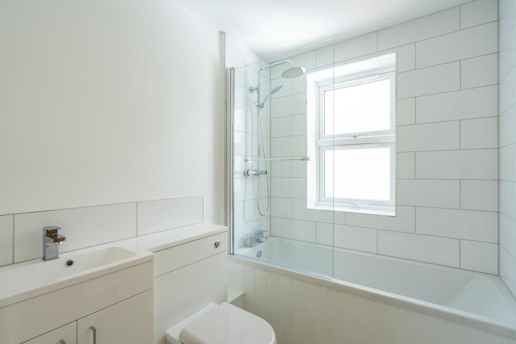Family Bathroom.jpg