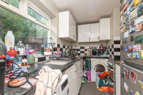3 bedroom semi-detached house for sale, Teddington Avenue, Huddersfield HD5