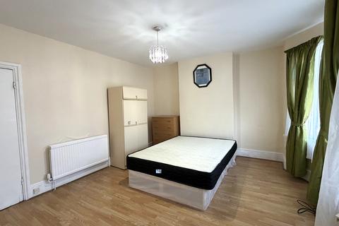 undefined, Fourth Avenue, London E12