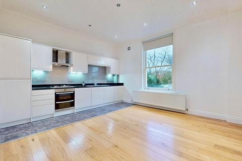 3 bedroom maisonette to rent, Bishopswood Road, London N6