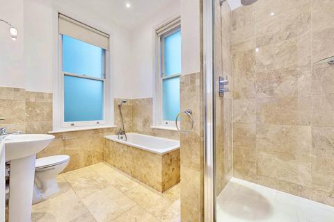3 bedroom maisonette to rent, Bishopswood Road, London N6
