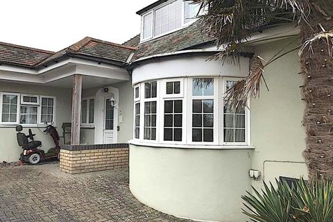 3 bedroom ground floor maisonette to rent, Chichester Avenue, Hayling Island, Havant PO11 9EZ