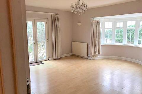 3 bedroom ground floor maisonette to rent, Chichester Avenue, Hayling Island, Havant PO11 9EZ