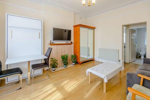 1 bedroom flat for sale, Glenhurst Road, Brentford, TW8