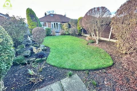 3 bedroom bungalow for sale, Collins Lane, Westhoughton, BL5 2HB