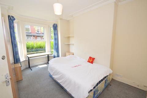 5 bedroom terraced house to rent, Cawdor road, Manchester M14