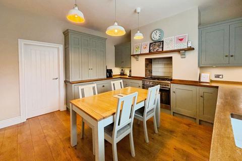 3 bedroom terraced house for sale, Eastfield Place, Sutton-in-Craven, BD20 7EX