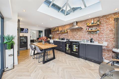3 bedroom detached house for sale, Field Lane, Burton-On-Trent DE13