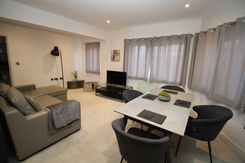 2 bedroom apartment to rent, 13a High Street, Rochester ME2