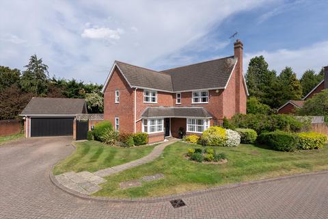 5 bedroom detached house to rent, St. Andrews Gardens, Cobham, Surrey, KT11
