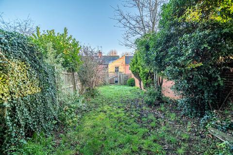 3 bedroom semi-detached house to rent, Victoria Avenue, Market Harborough LE16
