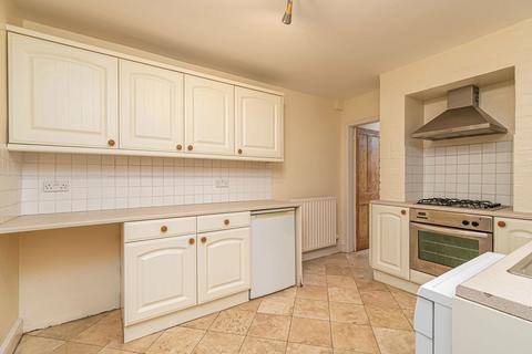 3 bedroom semi-detached house to rent, Victoria Avenue, Market Harborough LE16