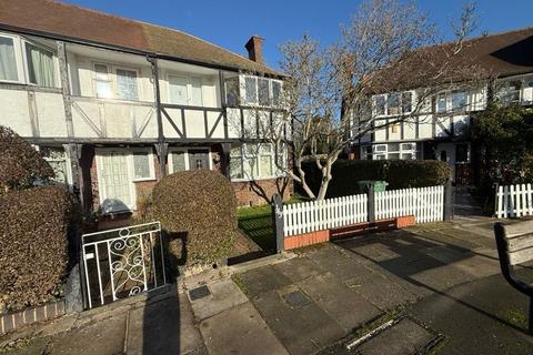 4 bedroom terraced house to rent, Princes Gardens, Acton, London