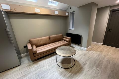6 bedroom house to rent, Hubert Road, Birmingham B29