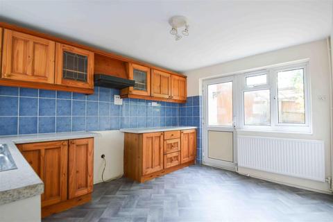 3 bedroom terraced house to rent, Rutland Court, Haverhill CB9