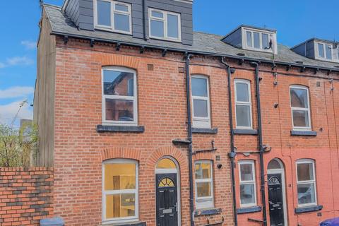 3 bedroom terraced house to rent, Harold Grove, Leeds, LS6 1PH