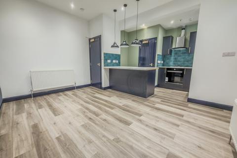 3 bedroom terraced house to rent, Harold Grove, Leeds, LS6 1PH