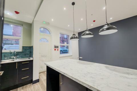 3 bedroom terraced house to rent, Harold Grove, Leeds, LS6 1PH