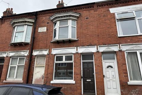 3 bedroom terraced house to rent, Mountcastle Road, Leicester LE3