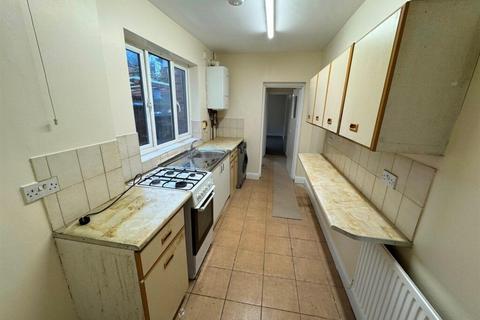3 bedroom terraced house to rent, Mountcastle Road, Leicester LE3