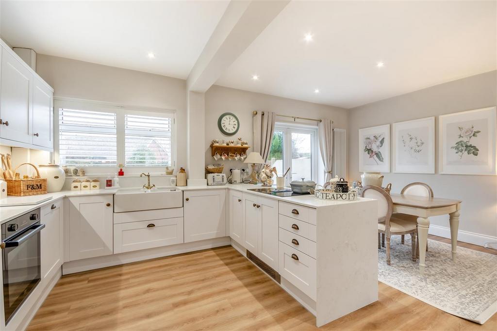 8672865-interior10.jpg
