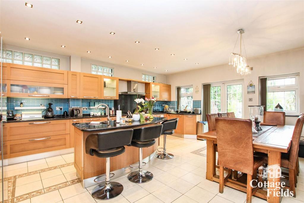 Kitchen.JPG