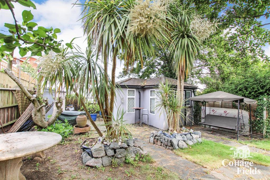 Garden rear.JPG