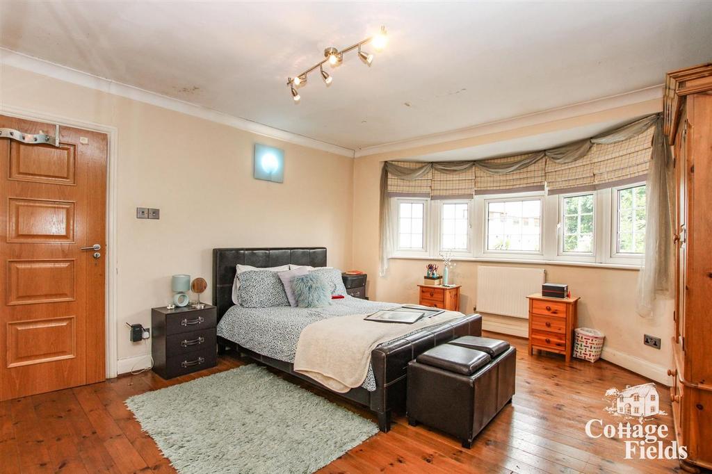 Bedroom 2 (1).JPG