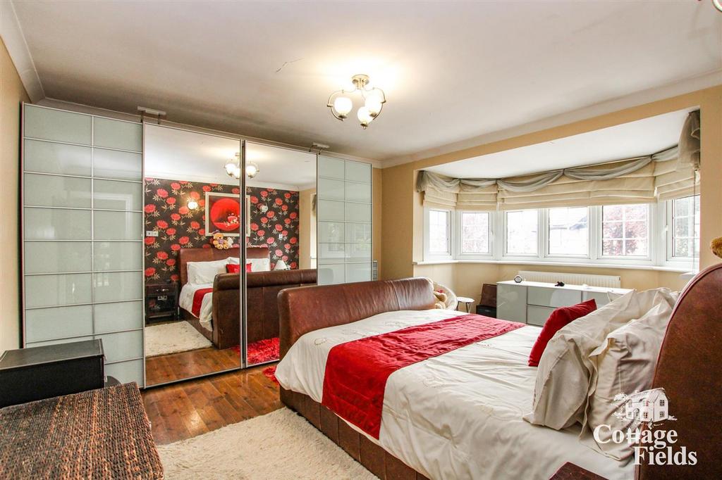Bedroom 1.JPG