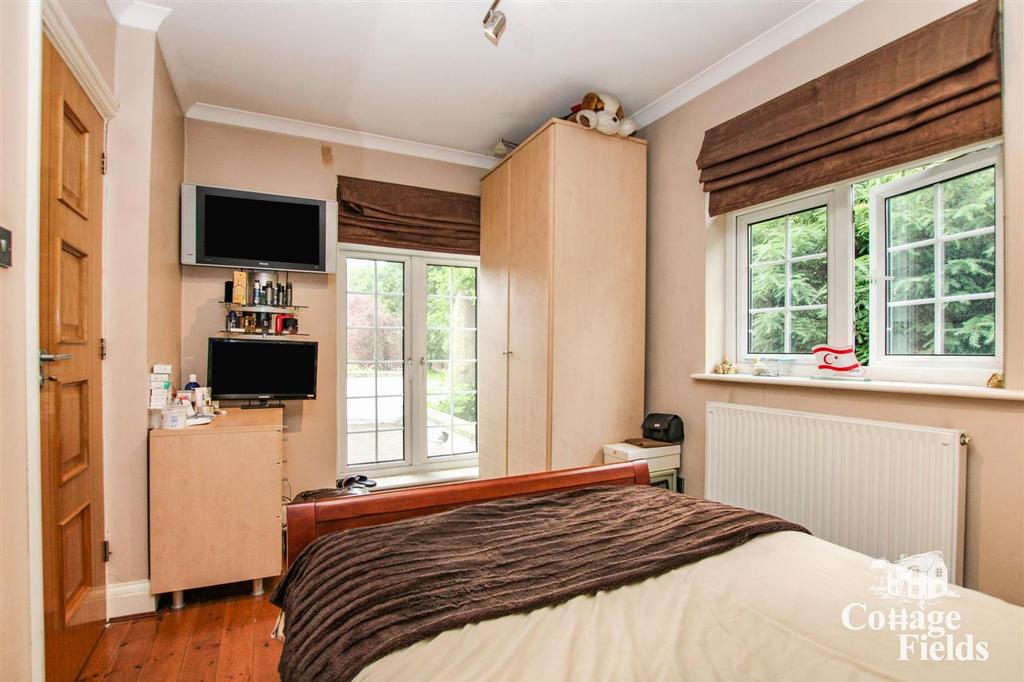 Bedroom 4 (1).JPG