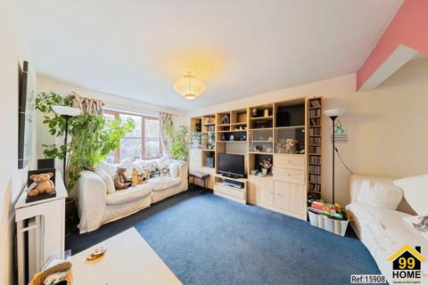 3 bedroom semi-detached house for sale, Waddesdon Close, Milton Keynes, MK8