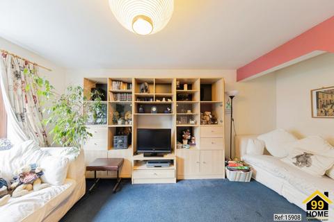 3 bedroom semi-detached house for sale, Waddesdon Close, Milton Keynes, MK8