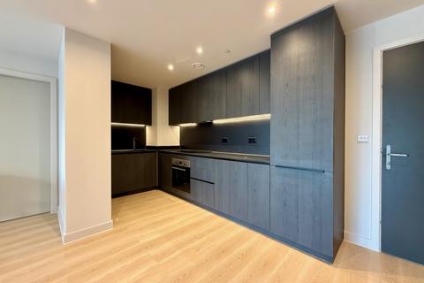 2 bedroom apartment to rent, Waterhouse Gardens, Manchester M3