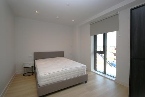 2 bedroom apartment to rent, Waterhouse Gardens, Manchester M3