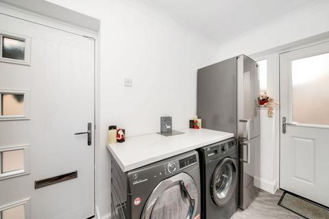3 bedroom detached house for sale, Willow House, Willow Lane, Wakefield, WF2