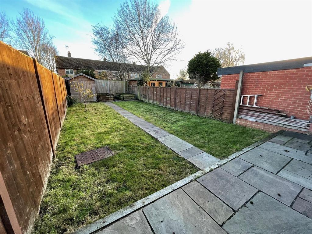 8 Ashwood Rd Garden.jpg