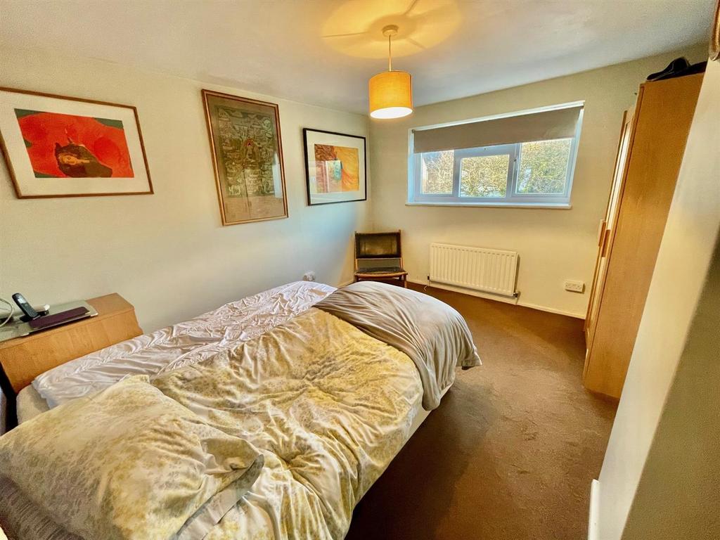 8 Ashwood Rd Bed 1.jpg