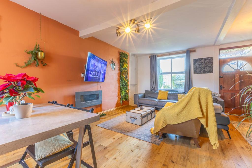 Living/dining room