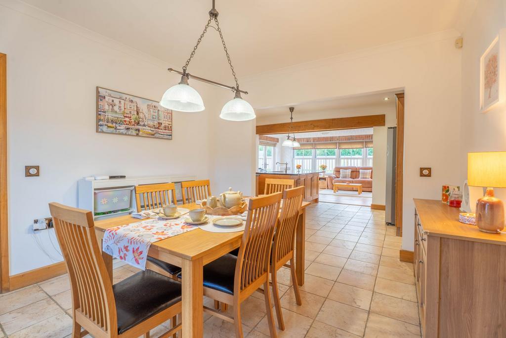 Open Plan Dining Room / Breakfast Kitchen and...