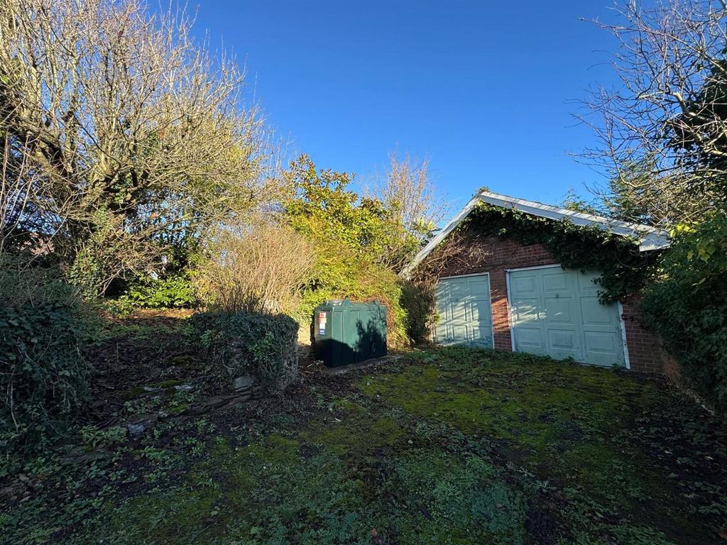 Detached Double Garage