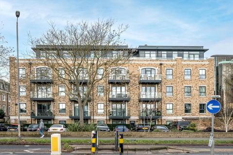 2 bedroom flat to rent, Palladian Gardens, London W4