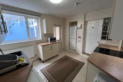 1 bedroom flat to rent, Flat 1, Oystermouth Villa  314 Oystermouth Road Swansea