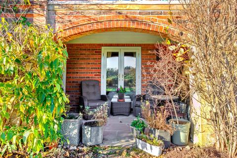 2 bedroom apartment for sale, Kings Drive, Midhurst GU29