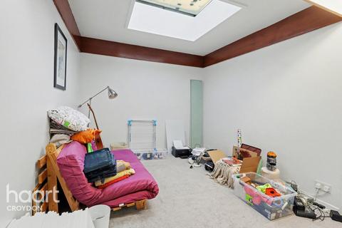 4 bedroom terraced house to rent, Tipton Drive, CROYDON